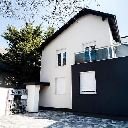Lejlighed Teraszos, Csendes Apartman Koezponti Reszen