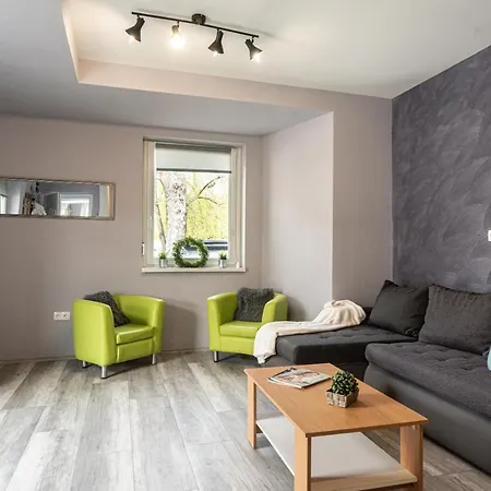 Teraszos, Csendes Apartman Koezponti Reszen Lejlighed
