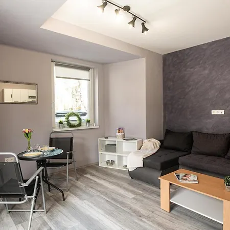 Teraszos, Csendes Apartman Koezponti Reszen Lejlighed