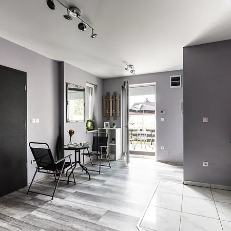 Teraszos, Csendes Apartman Koezponti Reszen Siófok