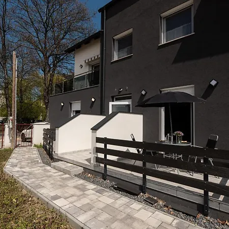 Teraszos, Csendes Apartman Koezponti Reszen *